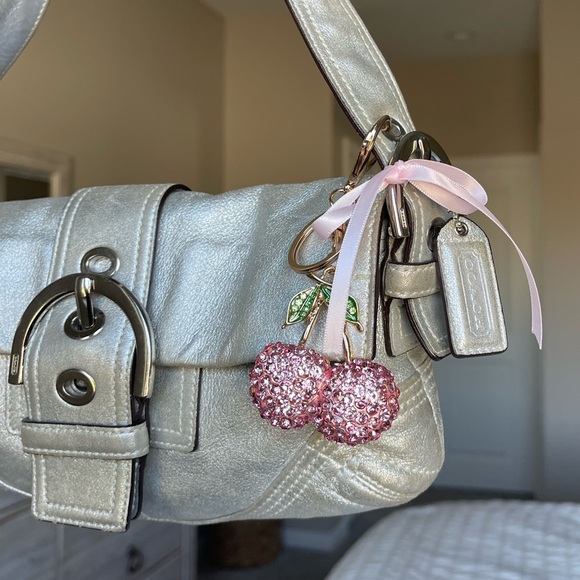 RARE Vintage COACH Y2K Silver Metallic Demi Shoulder Flap Bag 8B21 - Picture 3 of 17